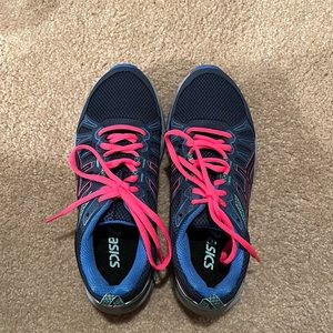 New Asics Kids Gel Venture 7 in Blues, Hot Pink, and Turquoise -Size 5